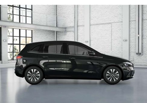 Mercedes-Benz B 180, 2025 3