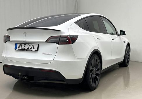 Tesla Model Y, 2022