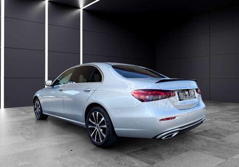 Mercedes-Benz E 300, 2020 3