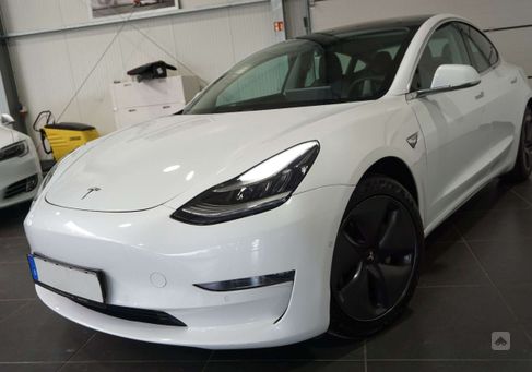 Tesla Model 3, 2019