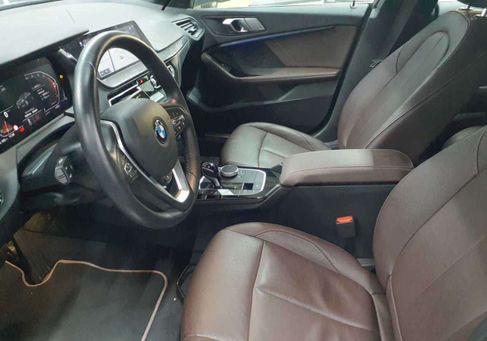 BMW 218, 2022