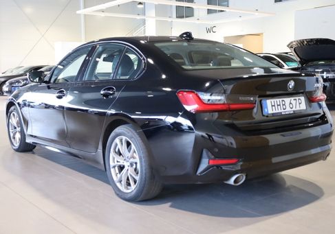 BMW 330, 2020