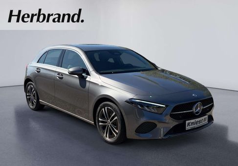 Mercedes-Benz A 200, 2025