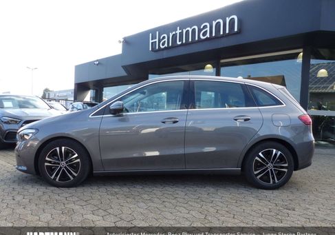 Mercedes-Benz B 180, 2025