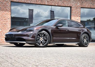 Porsche Taycan, 2022