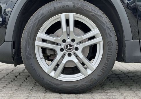 Mercedes-Benz GLA 180, 2022