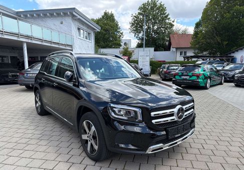 Mercedes-Benz GLB 200, 2023