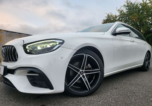 Mercedes-Benz E 200, 2022