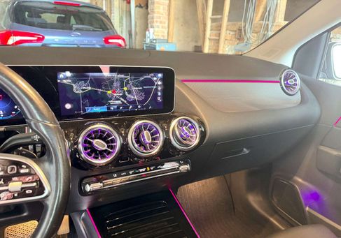 Mercedes-Benz B 200, 2020