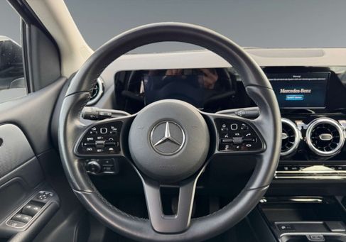 Mercedes-Benz B 200, 2022