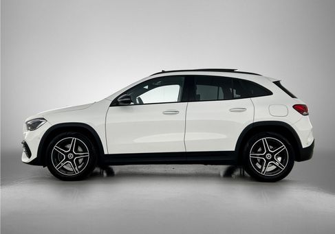Mercedes-Benz GLA 200, 2021