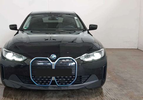 BMW i4, 2022 2