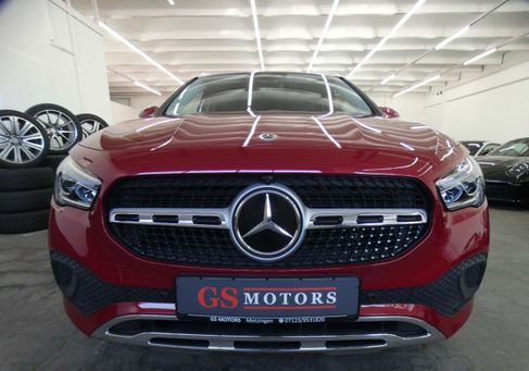 Mercedes-Benz GLA 200, 2022