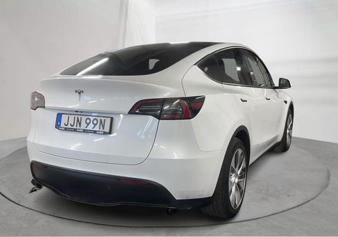 Tesla Model Y, 2023