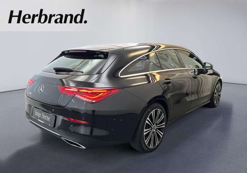 Mercedes-Benz CLA 200, 2022
