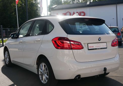 BMW 216, 2017