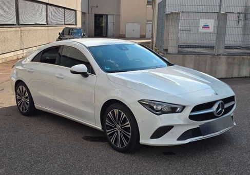 Mercedes-Benz CLA 200, 2022