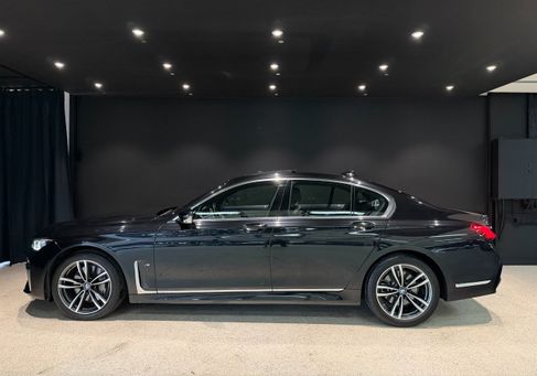 BMW 740, 2021