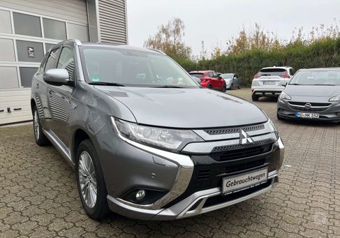 Mitsubishi Outlander, 2020