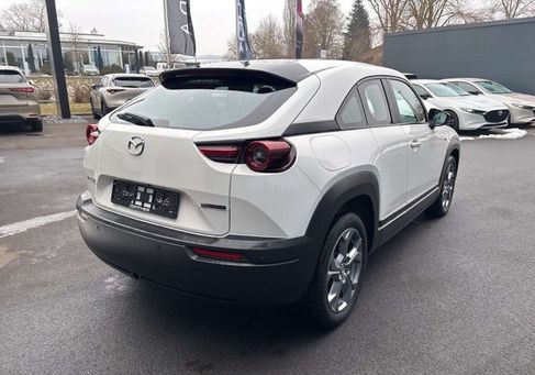 Mazda MX-30, 2023 3