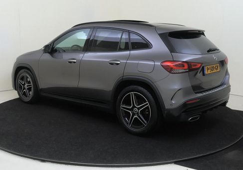 Mercedes-Benz GLA 180, 2022