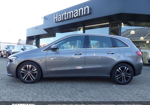 Mercedes-Benz B 180, 2024