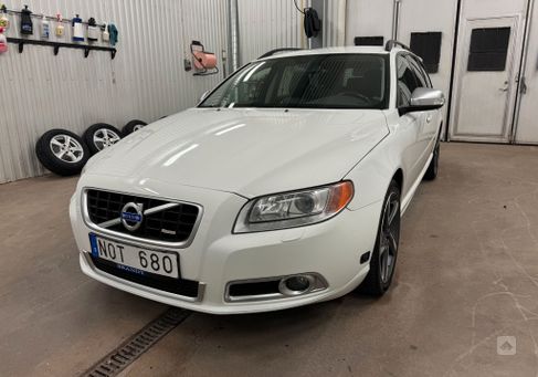 Volvo V70, 2011