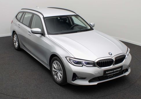 BMW 330, 2021