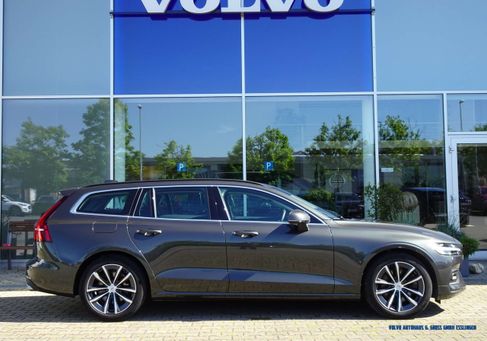 Volvo V60, 2022