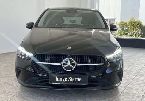Mercedes-Benz B 200, 2022