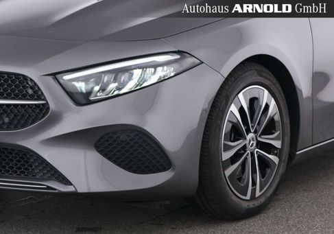 Mercedes-Benz A 180, 2025 3