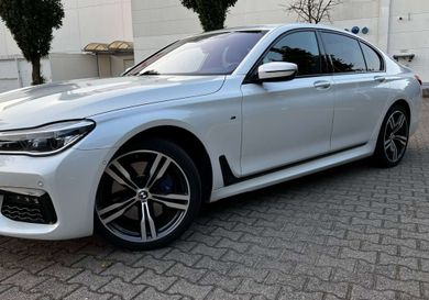 BMW 750, 2017