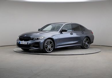 BMW 330, 2022