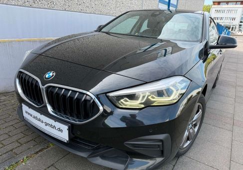 BMW 216, 2021