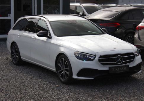 Mercedes-Benz E 200, 2020 3