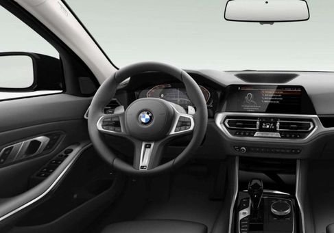 BMW 320, 2022
