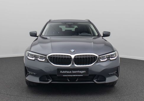 BMW 330, 2021