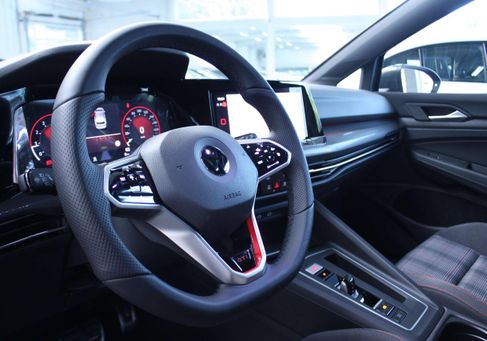 Volkswagen Golf, 2021