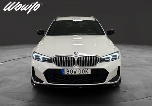BMW 330, 2023