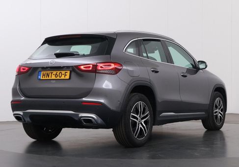 Mercedes-Benz GLA 250, 2021