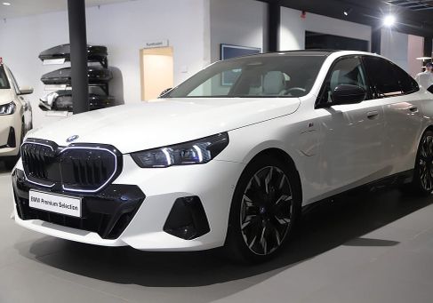 BMW 550, 2025