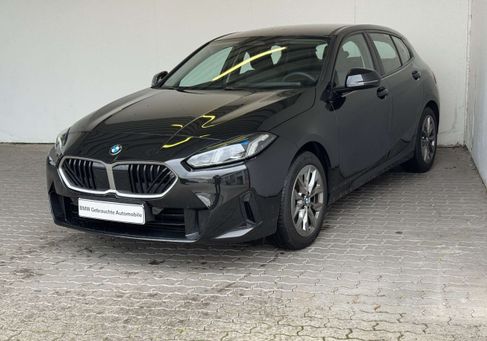 BMW 120, 2025 2
