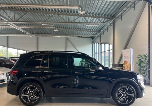 Mercedes-Benz GLB 200, 2023