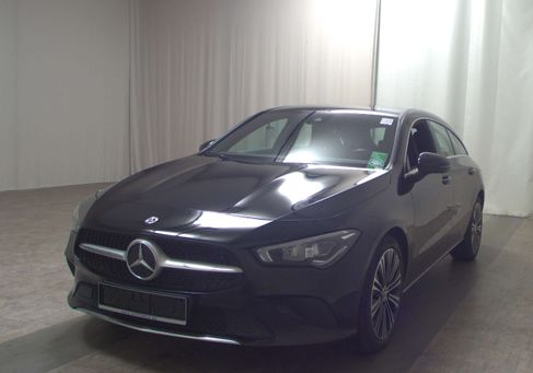 Mercedes-Benz CLA 200, 2022