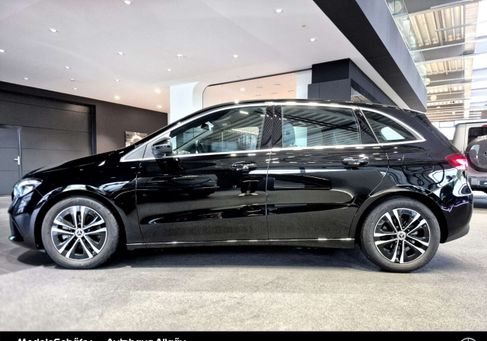 Mercedes-Benz B 180, 2023