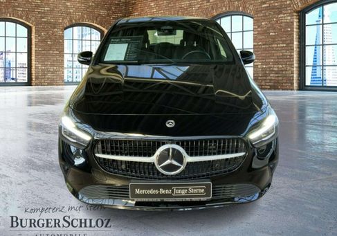 Mercedes-Benz B 180, 2023
