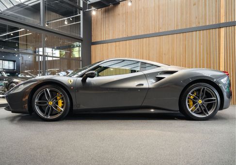 Ferrari 488 GTB, 2016
