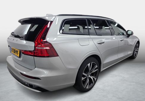 Volvo V60, 2022 3
