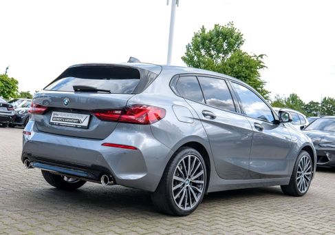 BMW 120, 2022