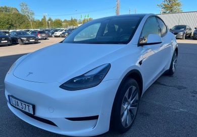 Tesla Model Y, 2023